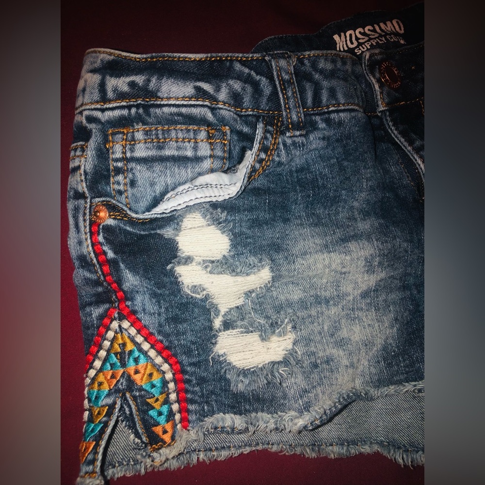 Mossimo Shorts Size 7 - Picture 3 of 5
